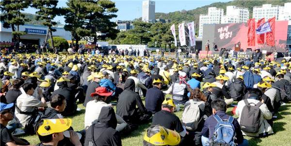 现代汽车今天罢工了 怕机器人抢饭碗