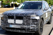 宝马首款三排纯电SUV！iX7伪装车曝光：预计2027年登场