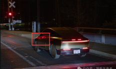 后视镜都不要了！特斯拉Robotaxi路测被拍 新增摄像头清洁装置