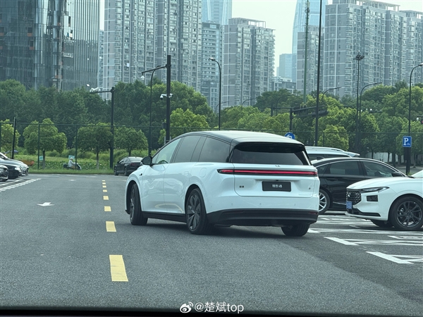 35万级家用纯电SUV 理想i8实车内饰首次曝光:比较眼熟