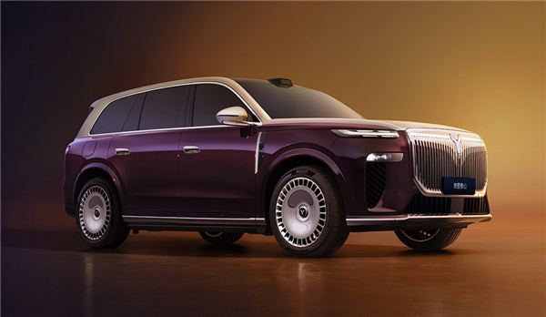 全尺寸旗舰SUV、国产“迈巴赫GLS”！岚图泰山内饰官图公布