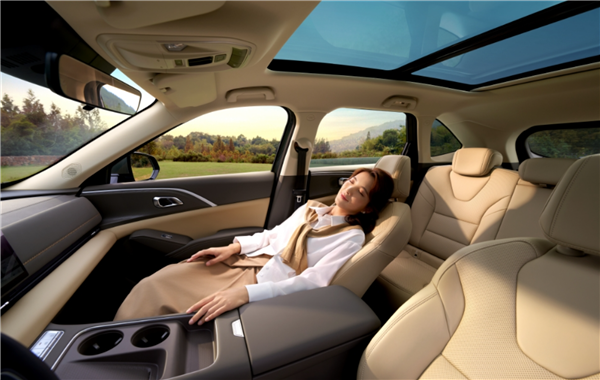 车身加长、配置大增！长城哈弗H6L上市：11.79万起