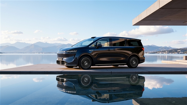 余承东放言超越所有旗舰！智界认领鸿蒙智行首款MPV