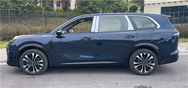 问界M9亲民平替 宝骏华境S内饰曝光：新势力有的基本都配齐