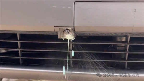 后视镜都不要了！特斯拉Robotaxi路测被拍 新增摄像头清洁装置